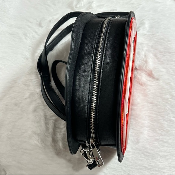 Mad Engine Red Lip Crossbody Bag Halloween Theme Vampire Fang - Picture 4 of 10